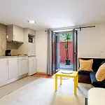 Konukevi Gardenia Urban Retreat